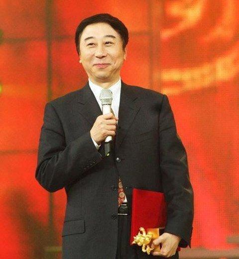 付彪家庭背景,出身名门，传承家族荣耀的传奇人生