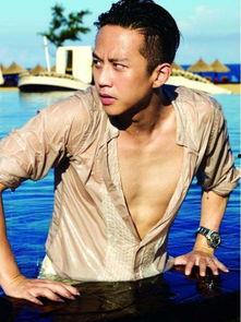 100位露鸟的男明星,揭秘娱乐圈的性感魅力